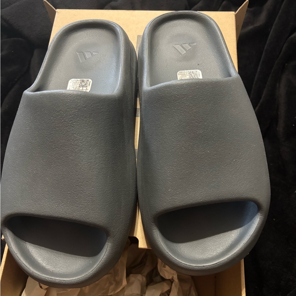YEEZY Slide Sandals in Dark Gray